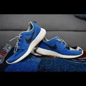 Nike Roshe Run Men’s 9.5